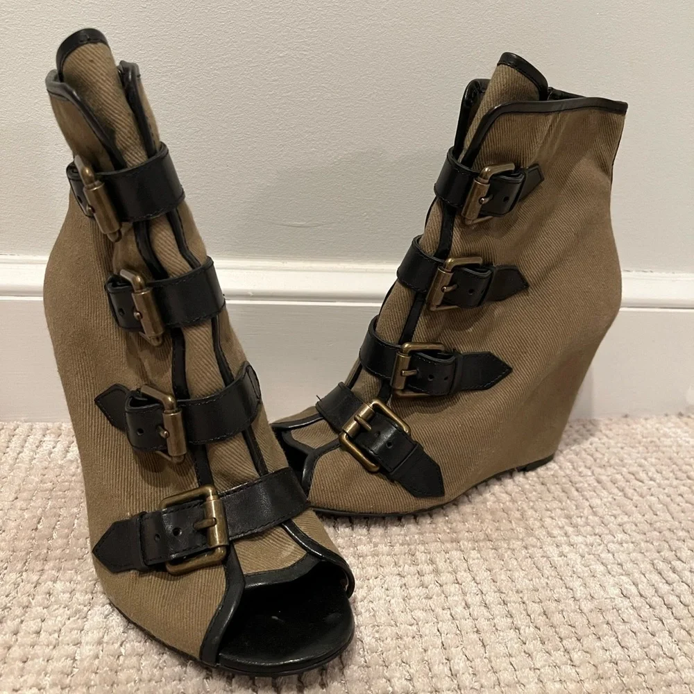 Listing for Rzaizy —Healed military boots by ASH good condition - Picture 9 of 16